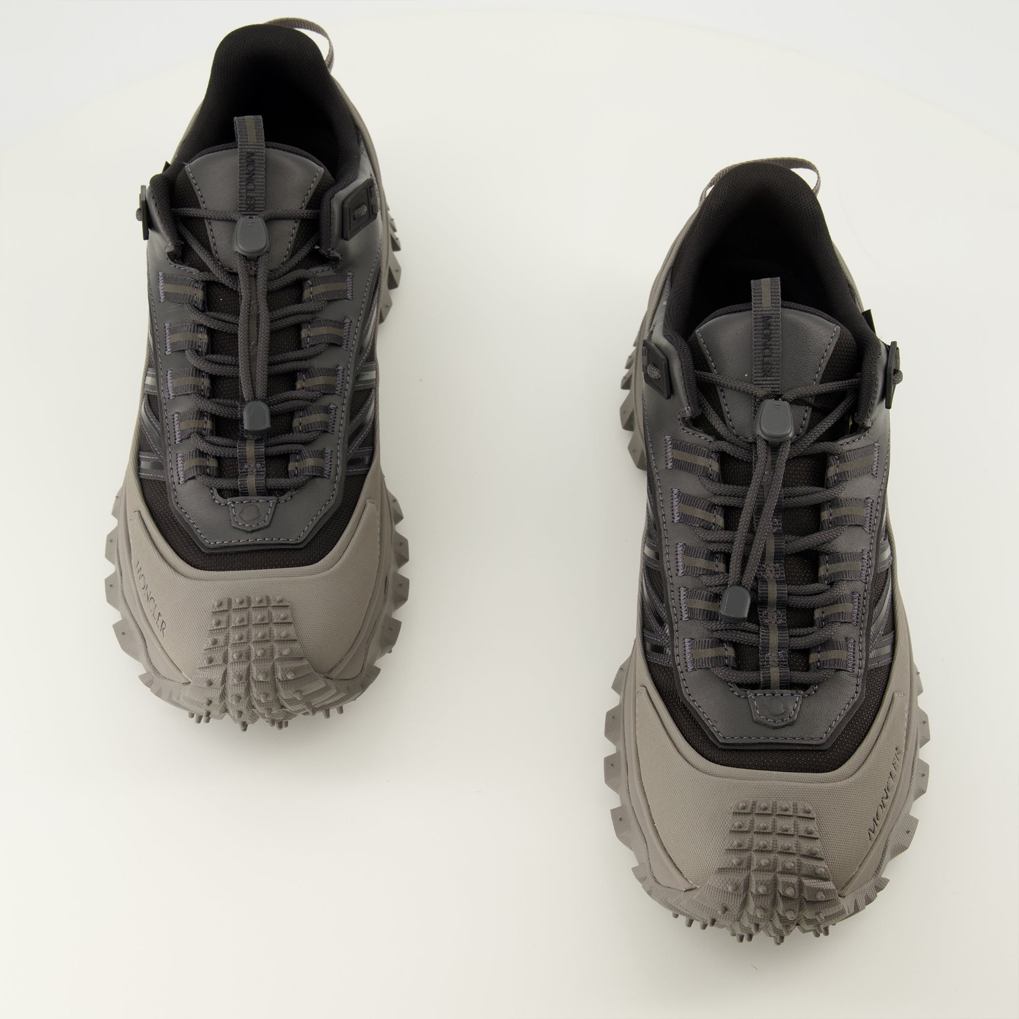 Baskets Baskets Trailgrip GTX gris Moncler Gris Homme