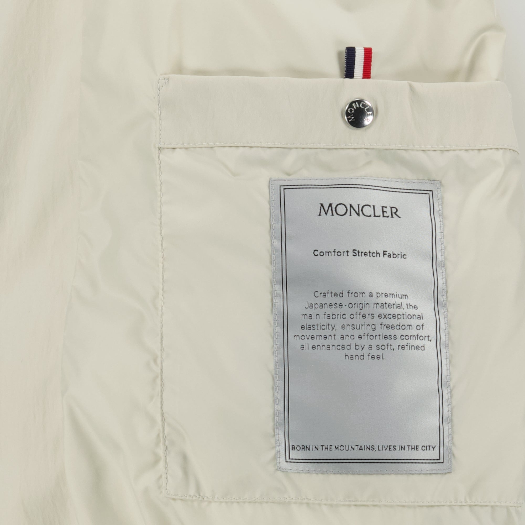 Image de l'article Coupe-vent Typeray blanc de la marque Moncler pour Homme - Saison Printemps-Été 2026 - Vue détaillée_2