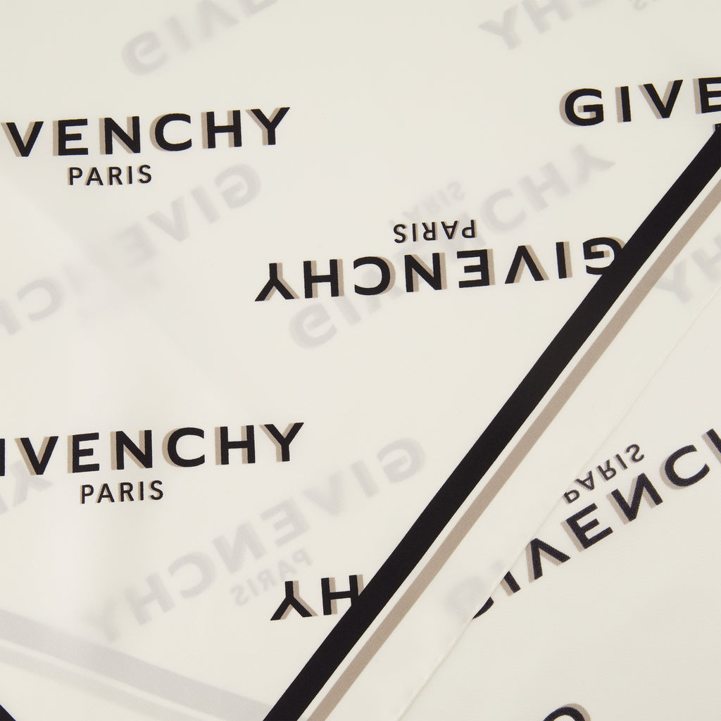 Image de l'article Carré de soie Shadow blanc de la marque Givenchy pour Femme - Saison Automne-Hiver 2025 - Vue détaillée_3