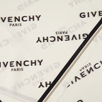 Imagen del cuadrado de seda Shadow blanco de la marca Givenchy para Mujer - Temporada Otoño-Invierno 2025 - Vista Detallada 3