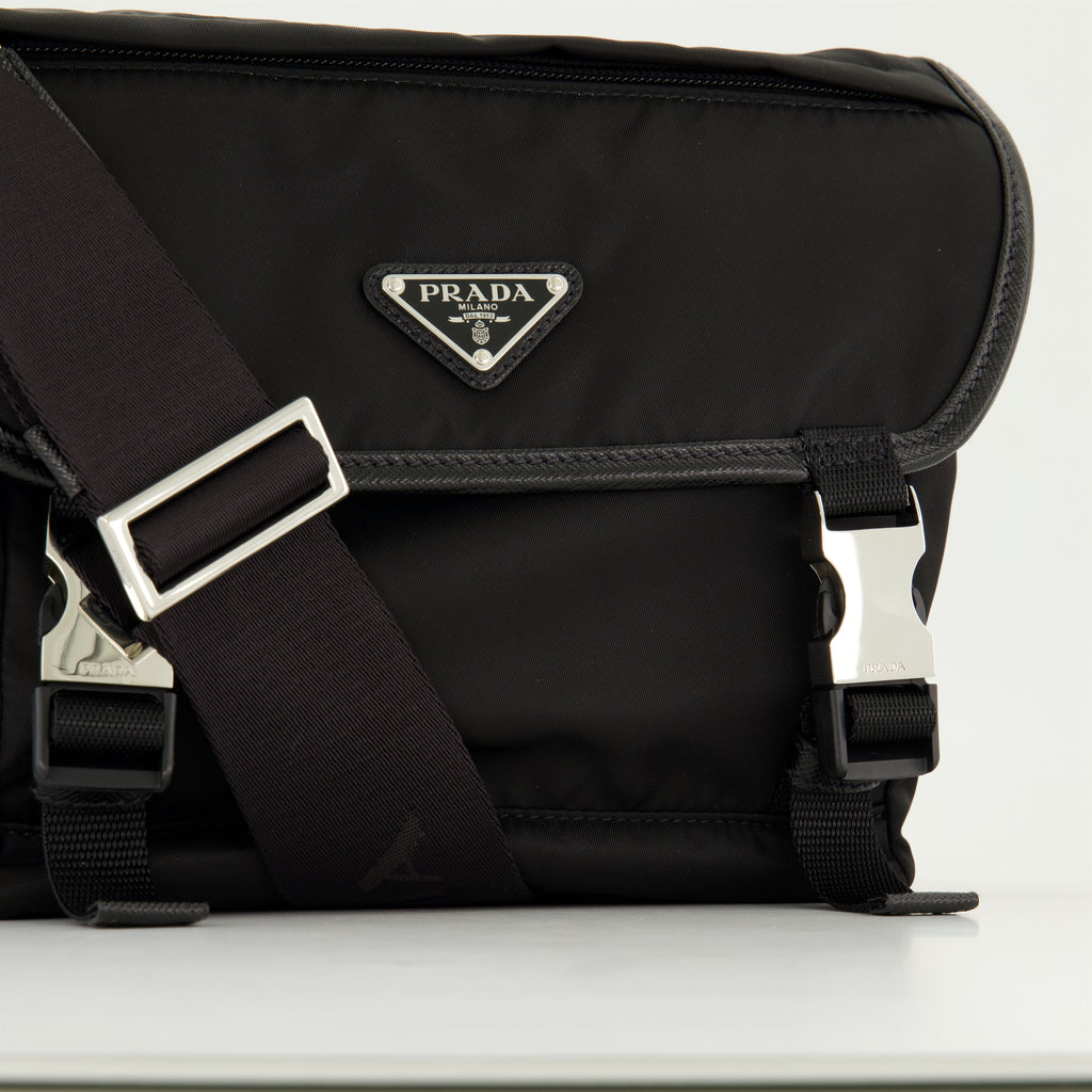 Sacs bandoulière Sac en Re-nylon et cuir Saffiano Prada Noir Homme