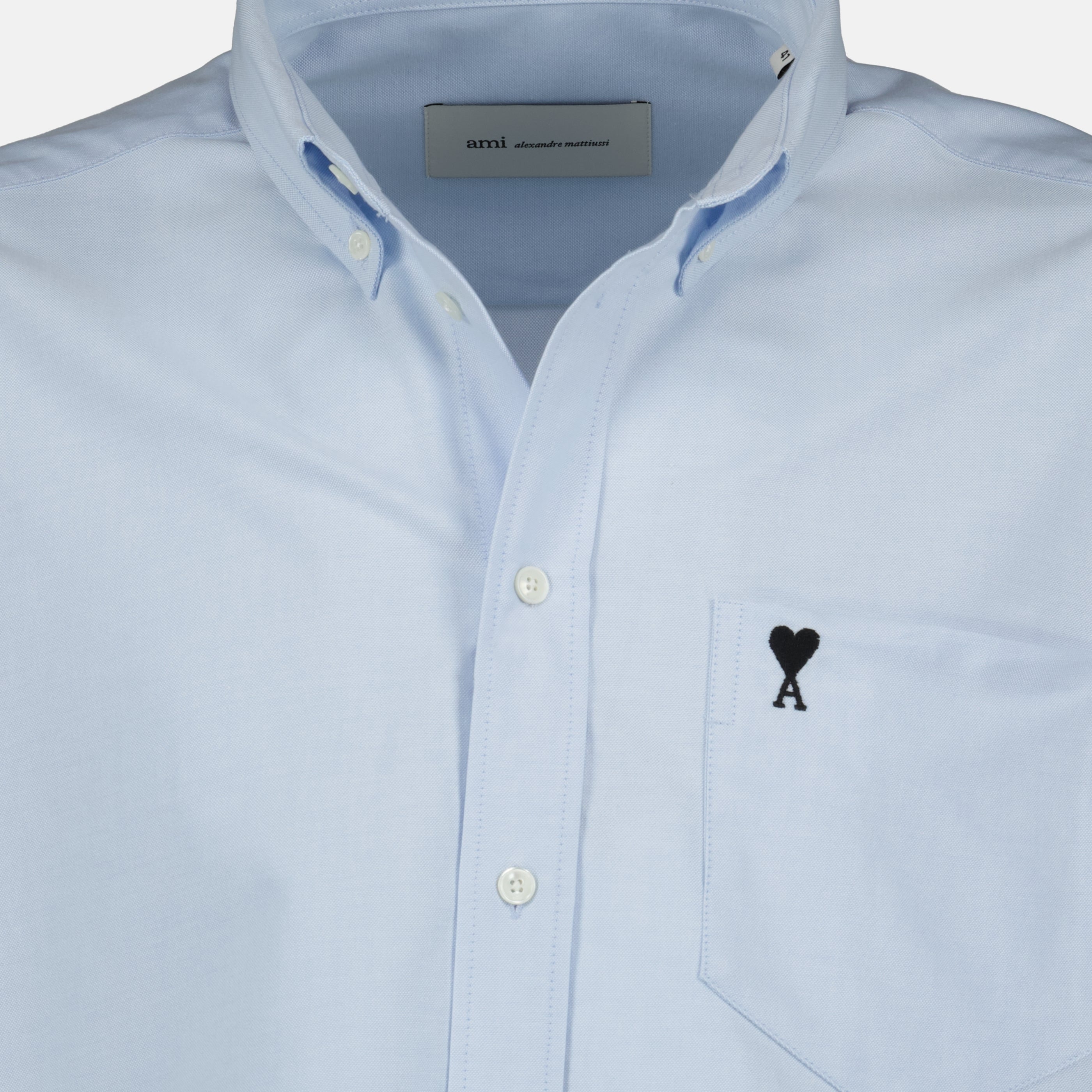 Image de l'article Chemise bleu en coton de la marque Ami PARIS pour Homme - Saison Printemps-Été 2026 - Vue détaillée_2