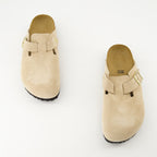 Imagen de las mules Boston de la marca Birkenstock para mujer - Temporada Otoño-Invierno 2025 - Vista de cima do par de sapatos