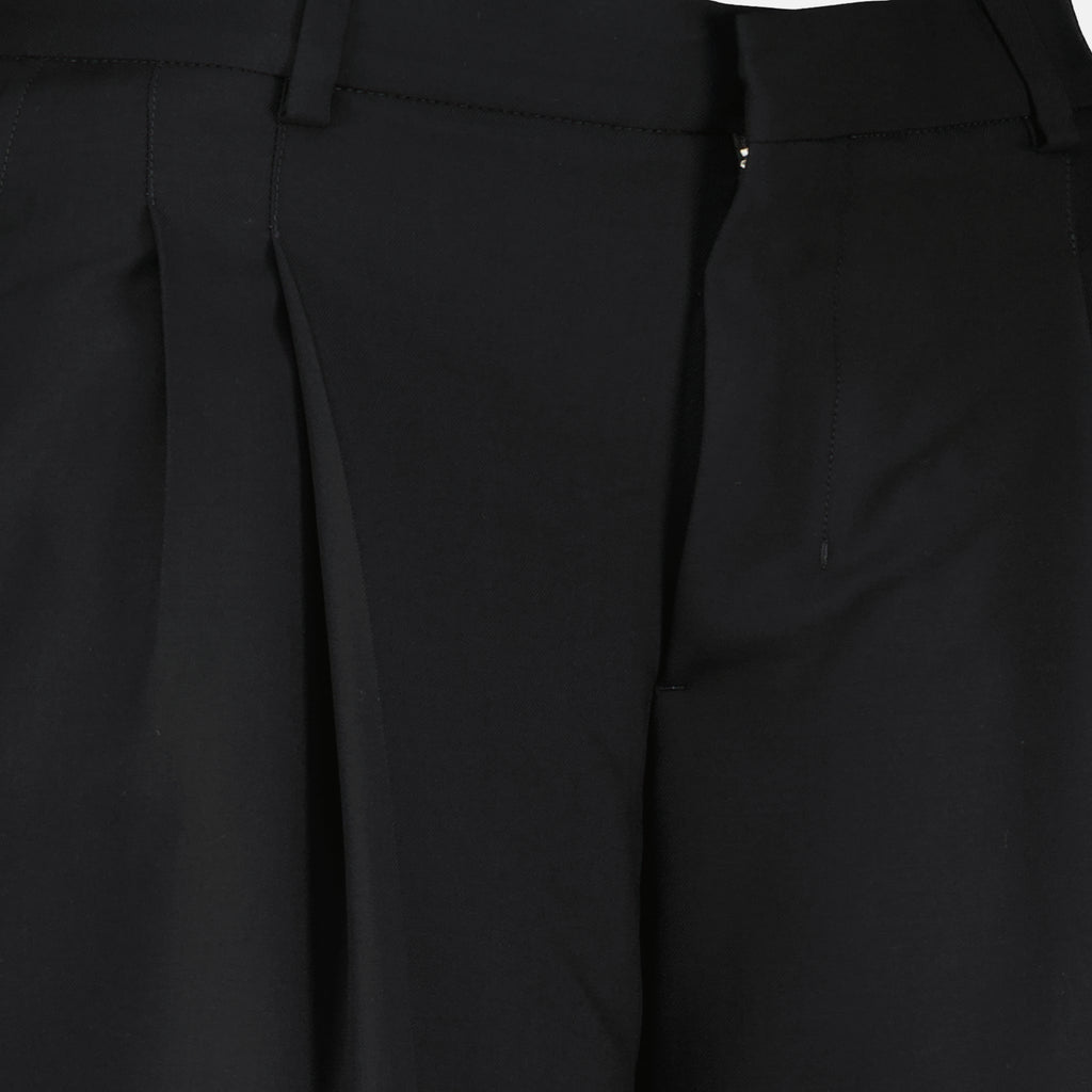 Image de l'article Bermuda noir en laine de la marque Ami PARIS pour Femme - Saison Printemps-Été 2026 - Vue détaillée_1