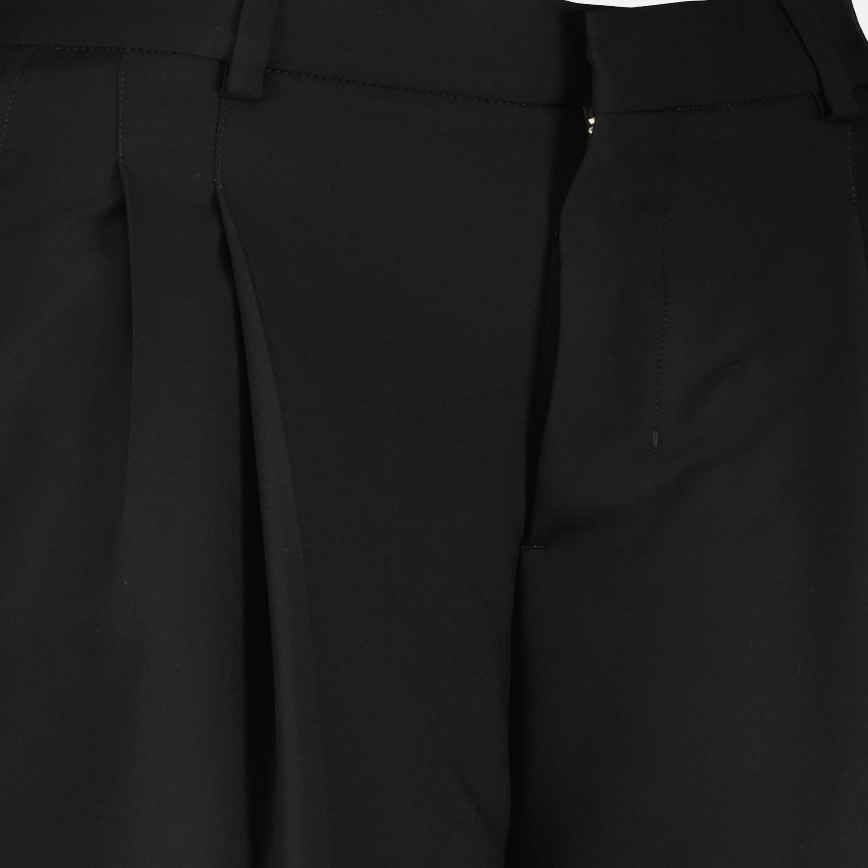 Image de l'article Bermuda noir en laine de la marque Ami PARIS pour Femme - Saison Printemps-Été 2026 - Vue détaillée_1