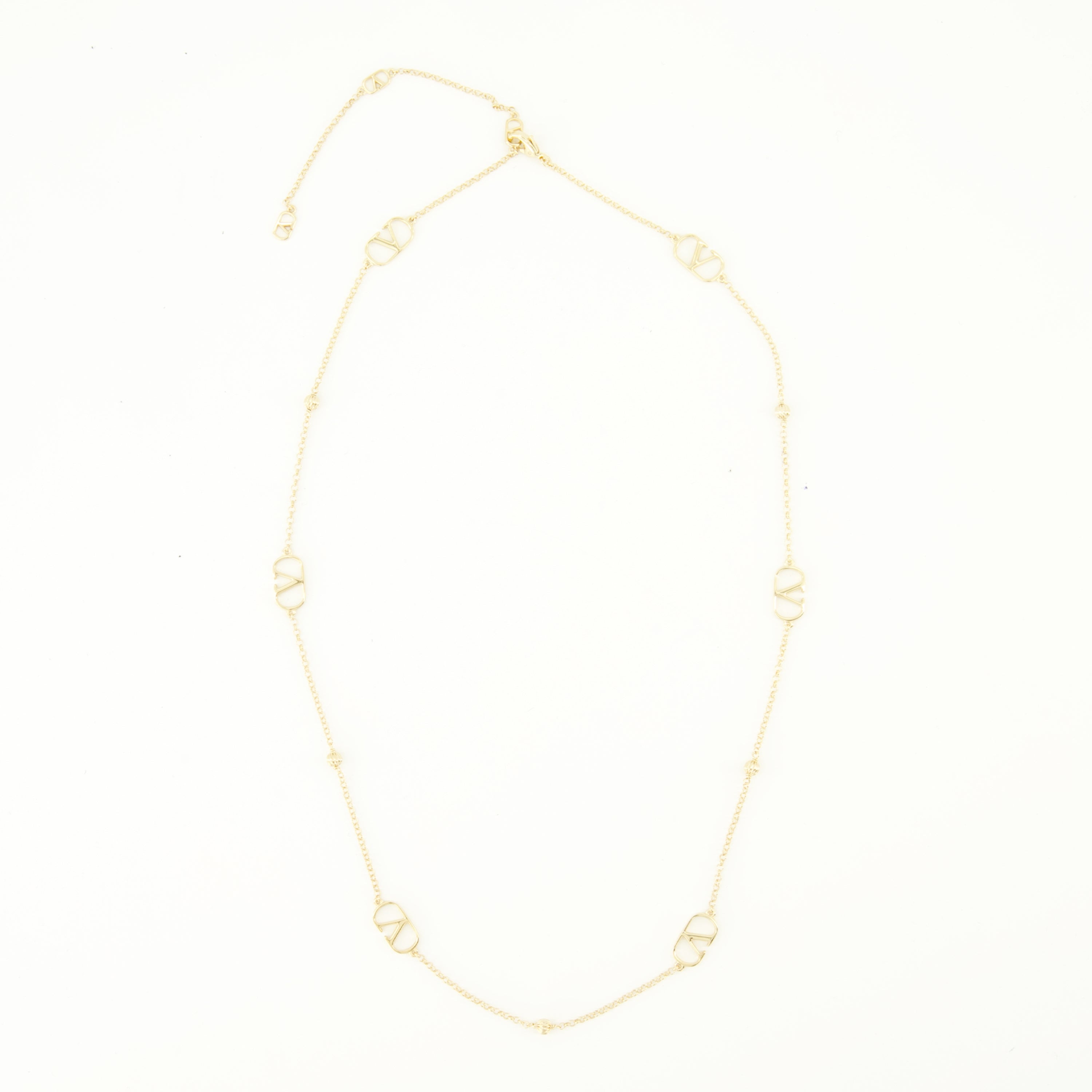 Image de l'article Collier VLogo Signature en métal doré de la marque Valentino Garavani pour Femme - Saison Printemps-Été 2026 - Vue de Face