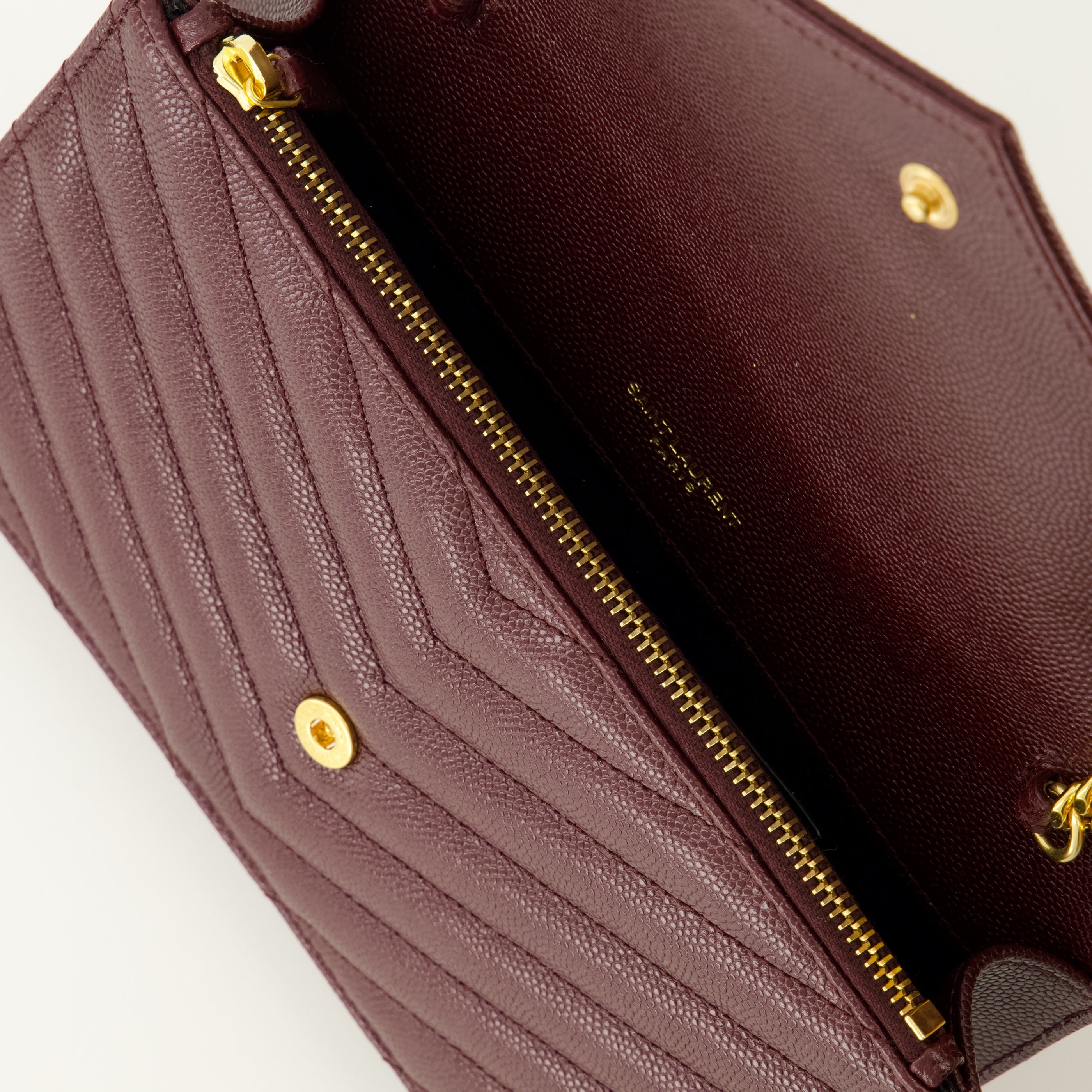Sacs bandoulière Carteira Envelope Cassandre com Cadeia em Couro Bordeaux Saint Laurent Bordeaux Femme
