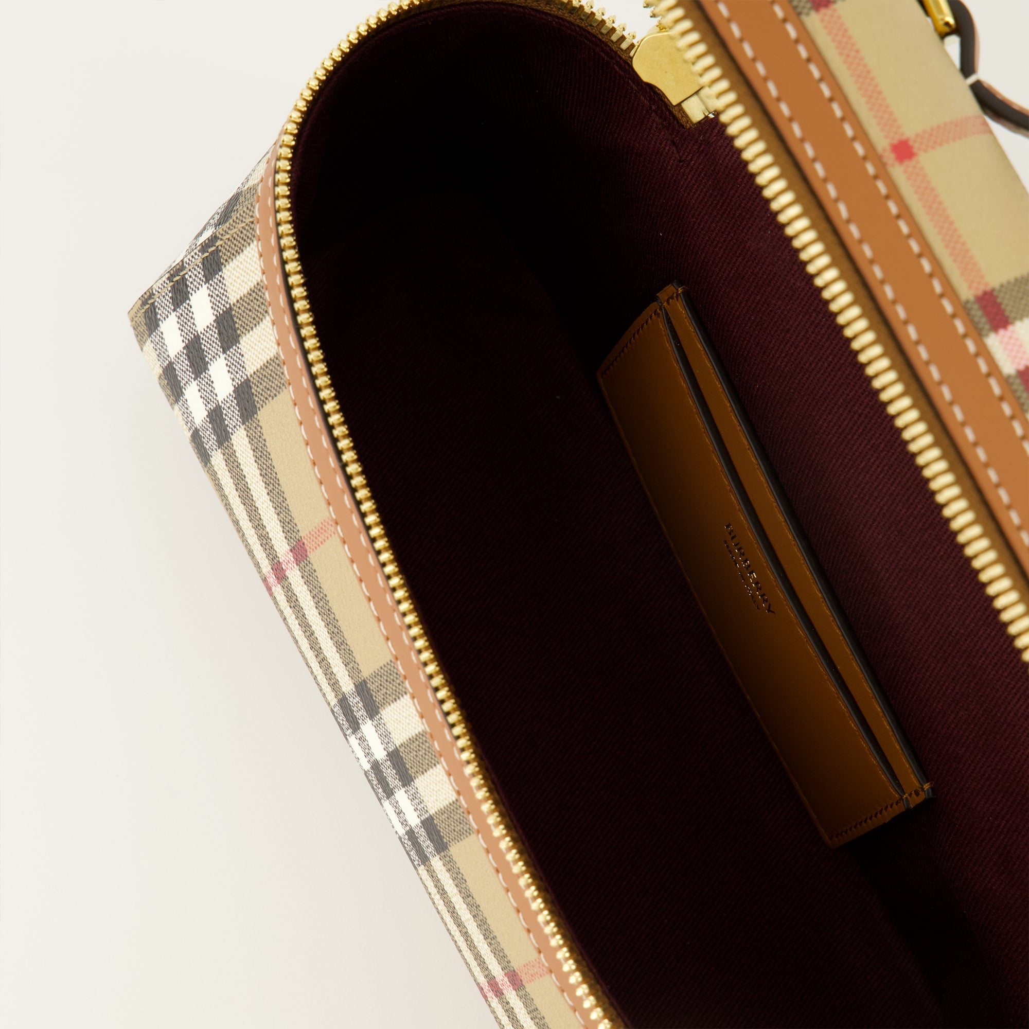 Immagine della borsa Vanity Check beige di Burberry per donna - Collezione Primavera-Estate 2026 - Vista Dettagliata 2