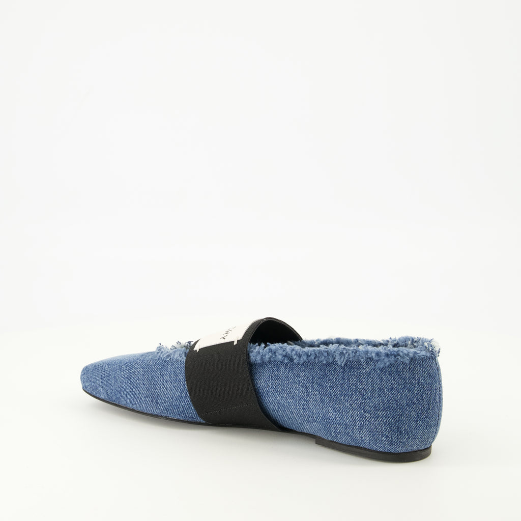 Image de l'article Ballerines Sliced Square en denim bleu de la marque Givenchy pour Femme - Saison Printemps-Été 2026 - Vue trois quarts arrière droite