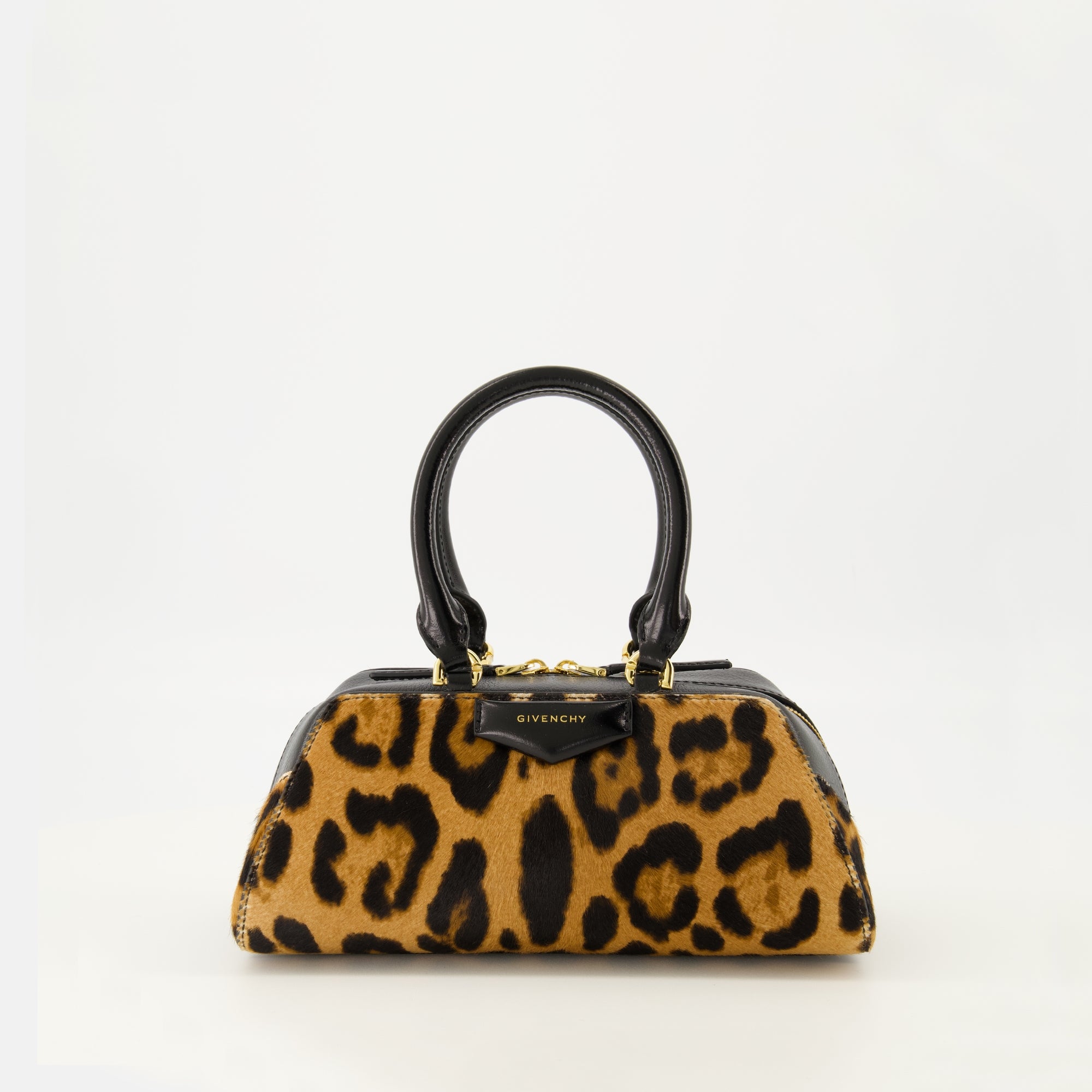 Immagine della borsa Antigona East-West mini di Givenchy per Donna - Stagione Autunno-Inverno 2025 - Vista Frontale