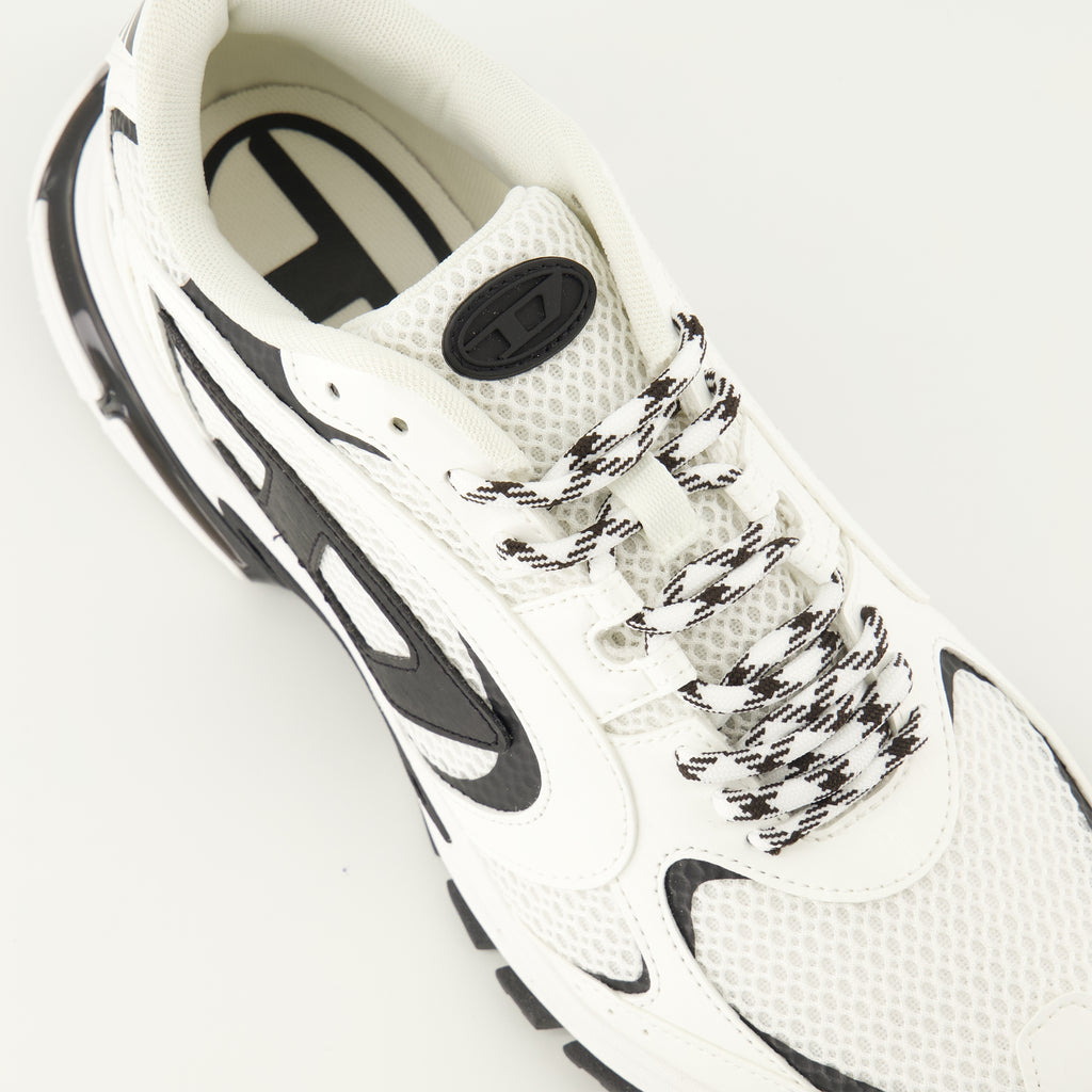 Image de l'article Baskets Pro-V-Dense blanc et noir de la marque Diesel pour Homme - Saison Printemps-Été 2026 - Vue arrière