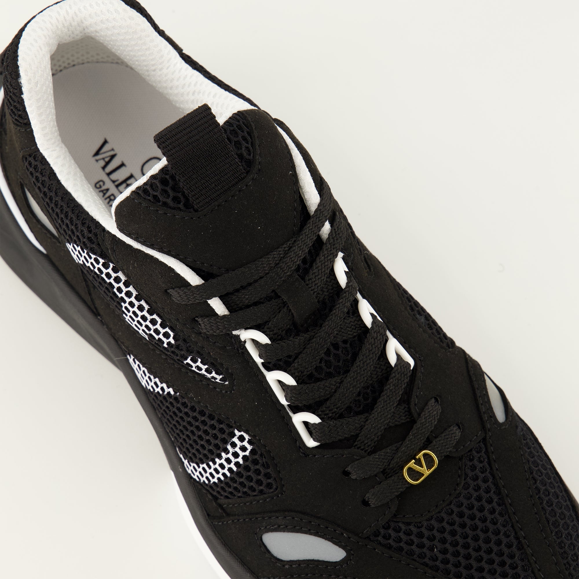 Baskets Baskets Demivee en tissu noir Valentino Garavani Noir Homme