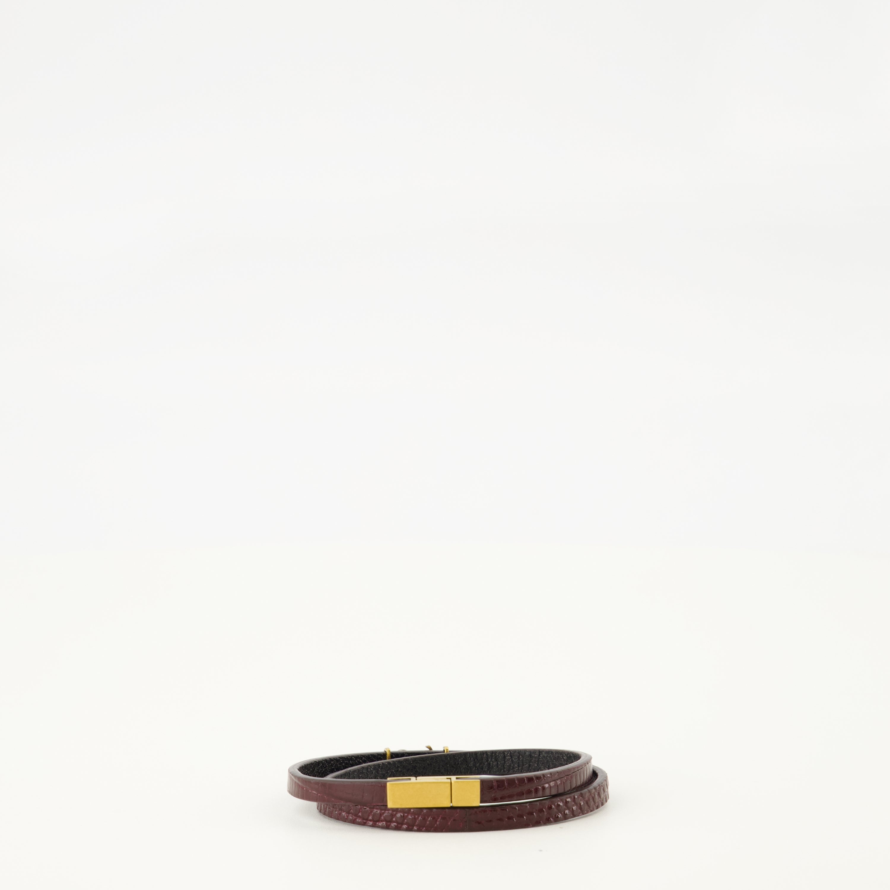 Image de l'article Bracelet double tour bordeaux effet croco de la marque Saint Laurent pour Femme - Saison Automne-Hiver 2025 - Vue de Dos