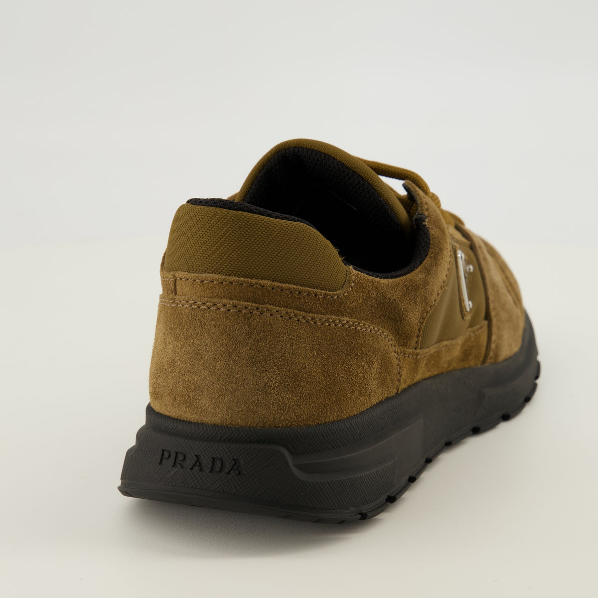 Baskets Baskets Prax en daim et Re-Nylon marron Prada Marron Homme
