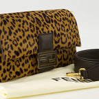 Immagine della Borsa Baguette leopardo di Fendi per Donna - Autunno-Inverno 2025 - Vista Dettagliata_2
