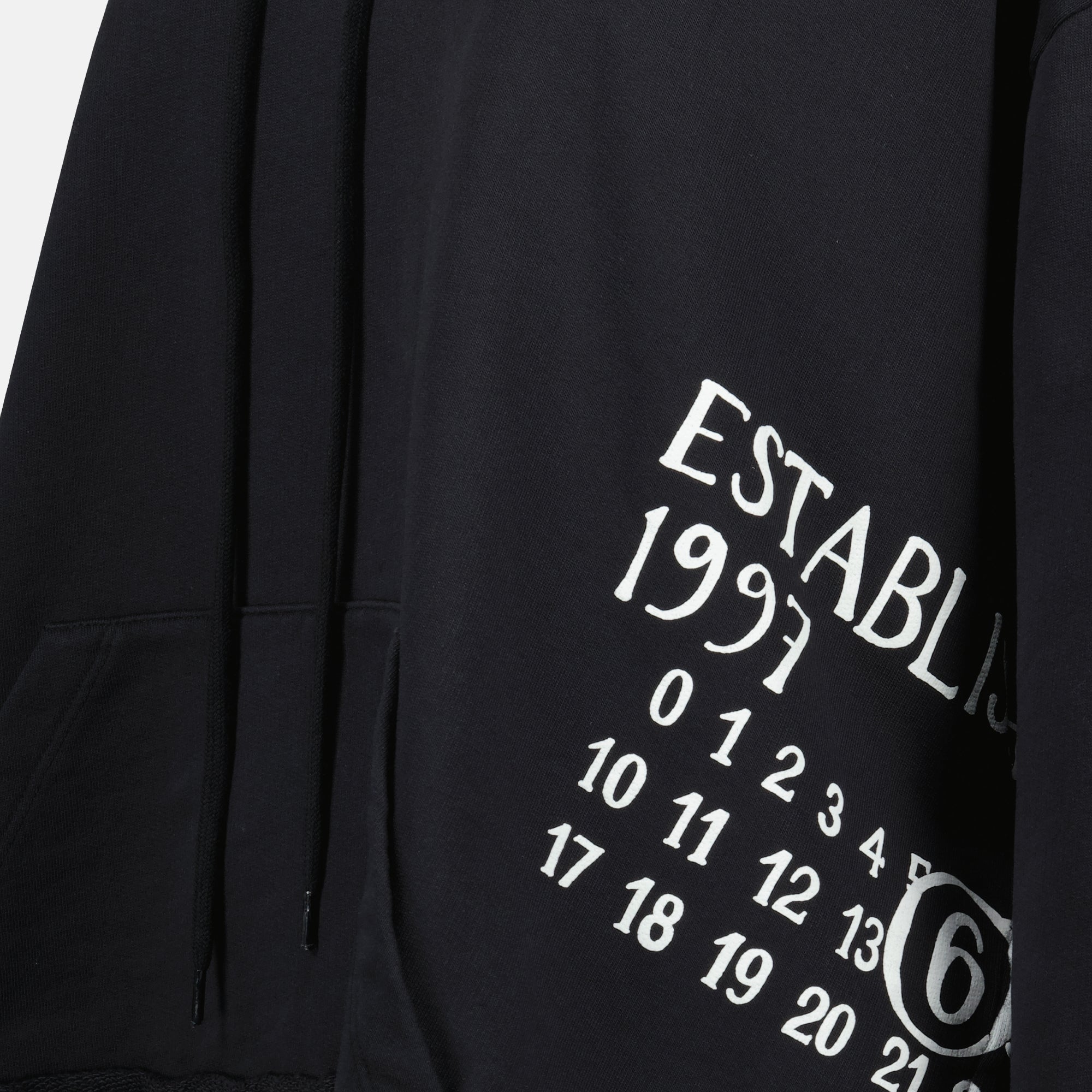 Sweatshirts Numeric Hoodie Mm6 Schwarz Femme