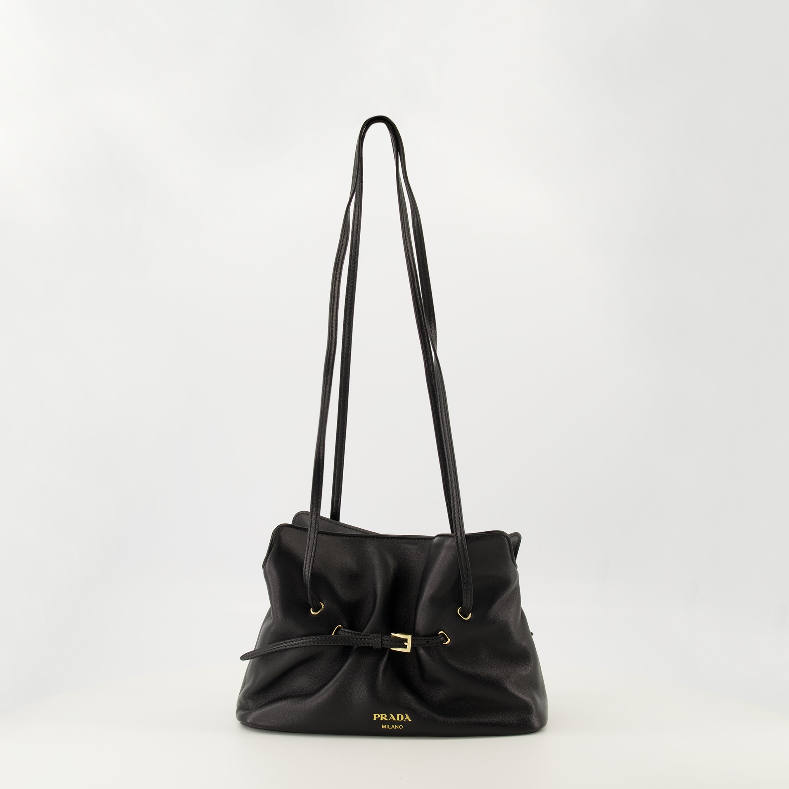 Image de l'article Petit sac Dada en cuir noir de la marque Prada pour Femme - Saison Automne-Hiver 2025 - Vue de Face