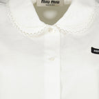 Imagem da camisa branca em popeline da marca Miu Miu para mulher - Temporada Primavera-Verão 2026 - Vista Detalhada_2