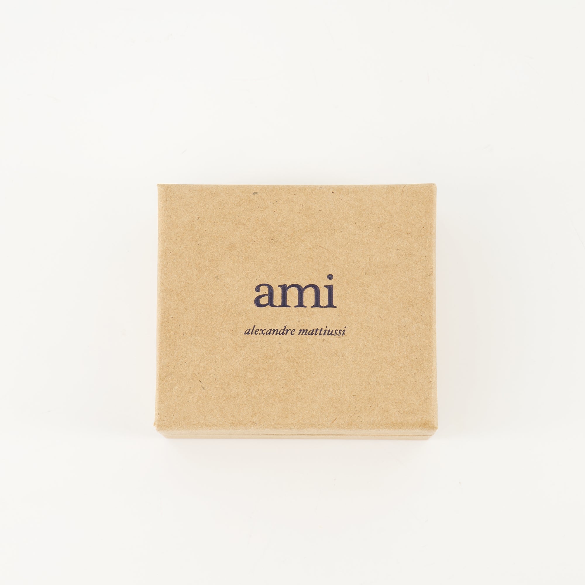 Immagine degli orecchini Ami de Coeur del marchio Ami PARIS per donna - Stagione Autunno-Inverno 2025 - Vista Dettagliata 3