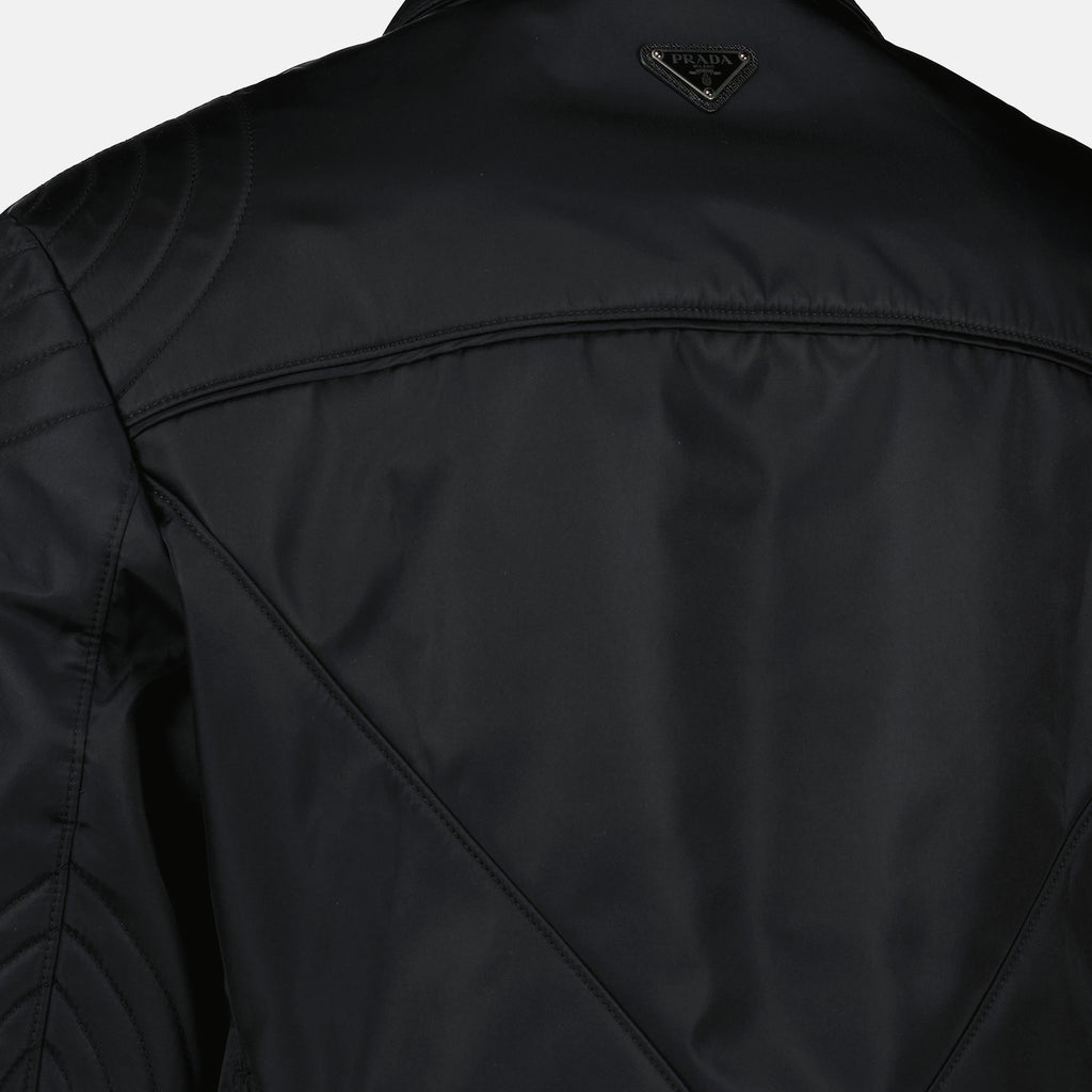 Immagine della giacca in nylon nero di Prada per uomo - Primavera-Estate 2026 - Vista dettagliata_2