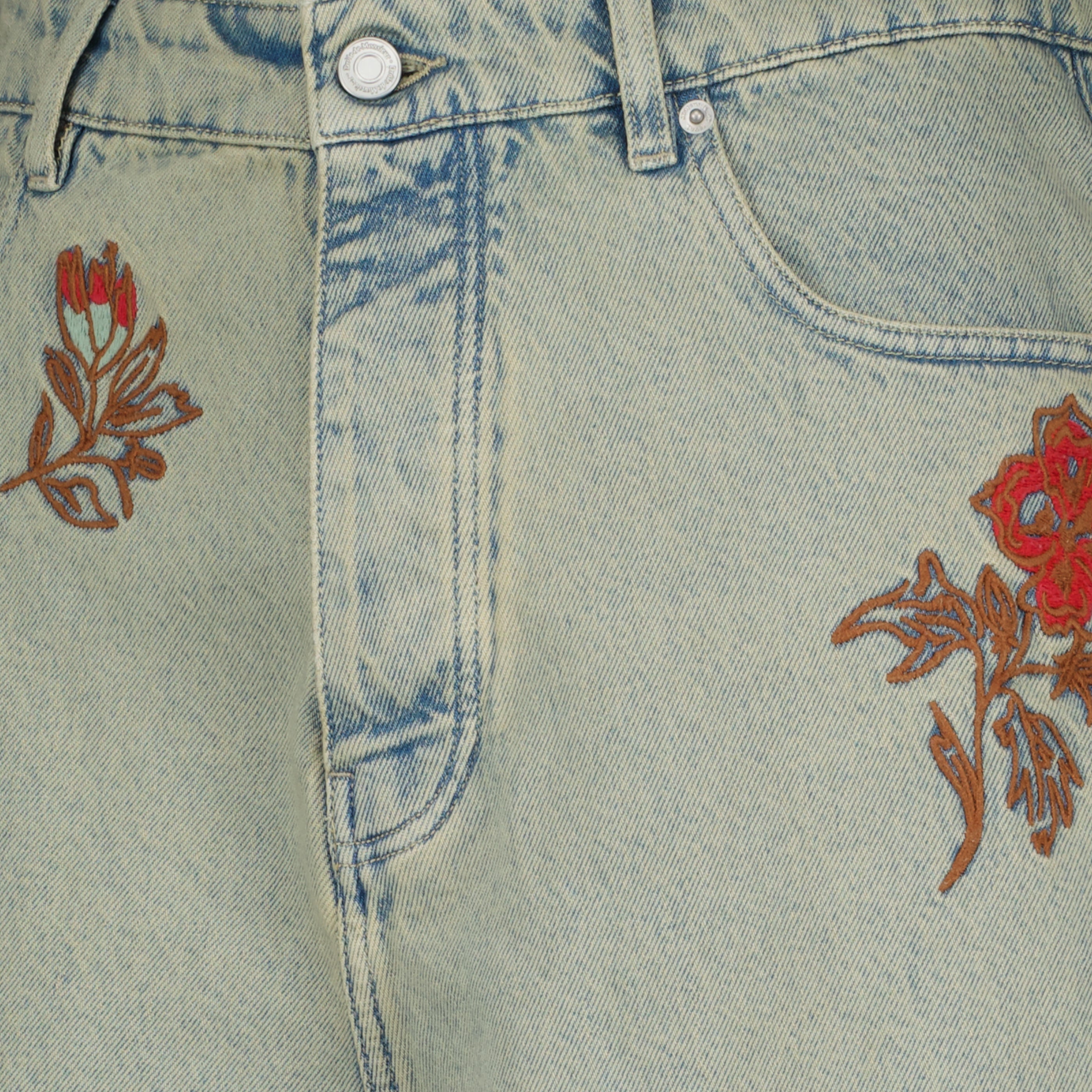 Drole De Monsieur의 남성용 파란색 데님 꽃 자수 반바지 이미지 - 2026 봄-여름 시즌 - 세부 사항 보기 1