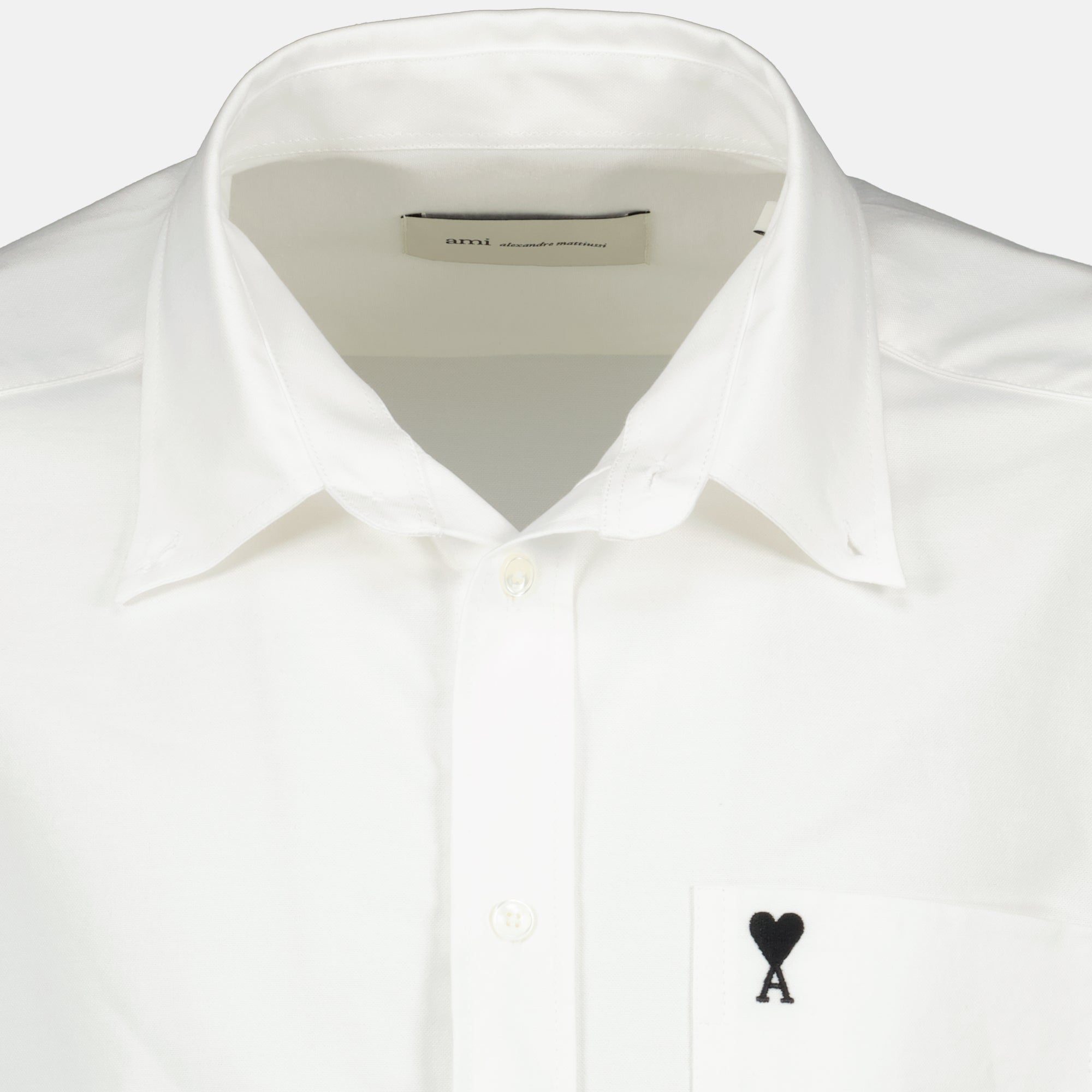 Image de l'article Chemise boxy AMI de coeur blanche de la marque Ami PARIS pour Homme - Saison Printemps-Été 2026 - Vue détaillée_2
