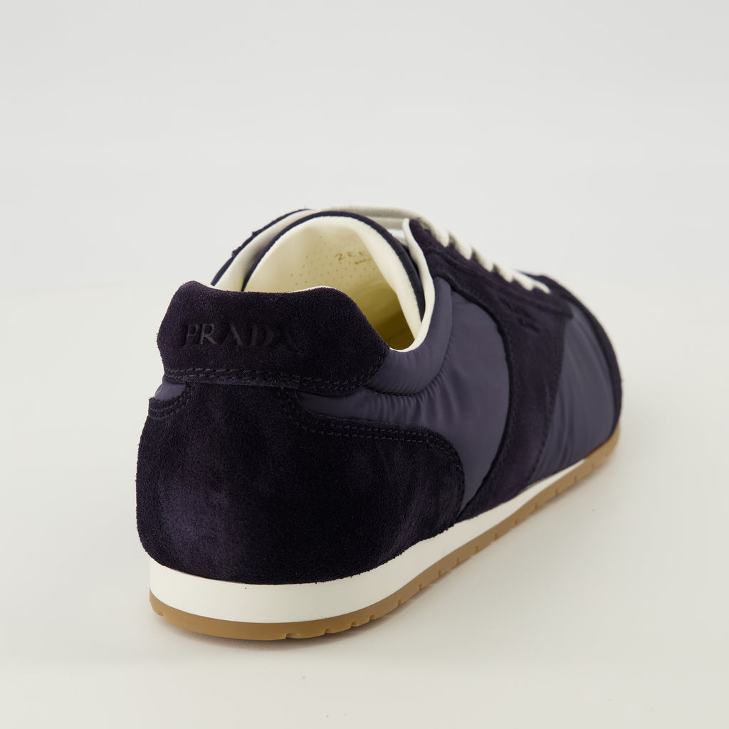 Bild der Bakets Prax dunkelblauen Low-Tops der Marke Prada für Herren - Frühling-Sommer 2026 - Rückansicht