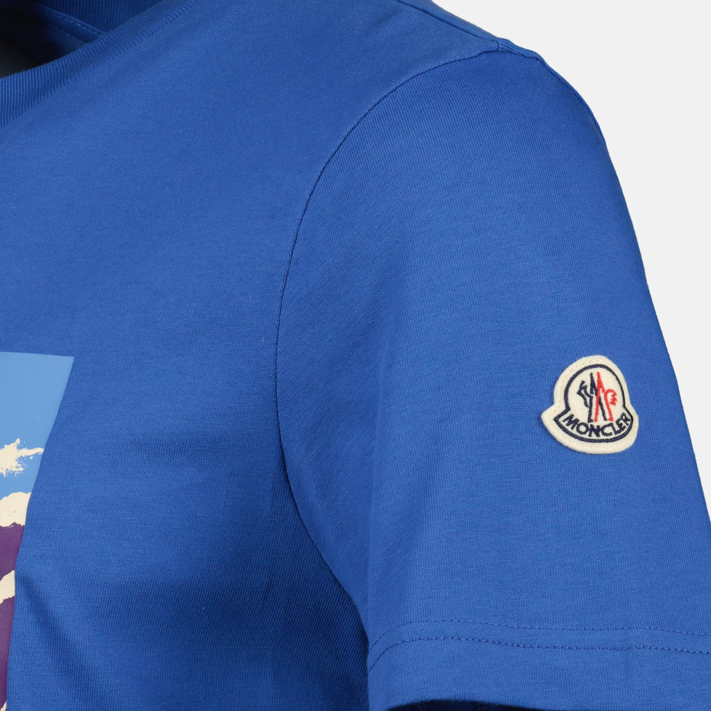 Image de l'article T-shirt imprimé montagne bleu de la marque Moncler pour Homme - Saison Automne-Hiver 2025 - Vue détaillée_2