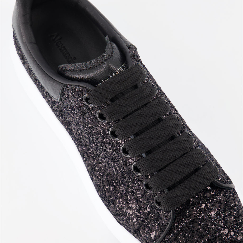 スニーカー オーバーサイズスニーカー Alexander McQueen 黒 女性