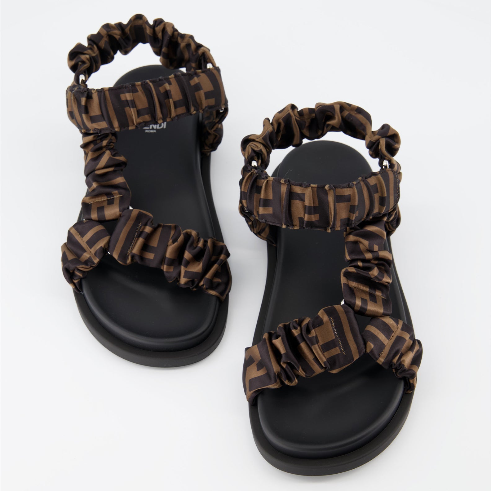 Sapatos abertos Sandales La Touche Fendi Fendi Marrom Femme