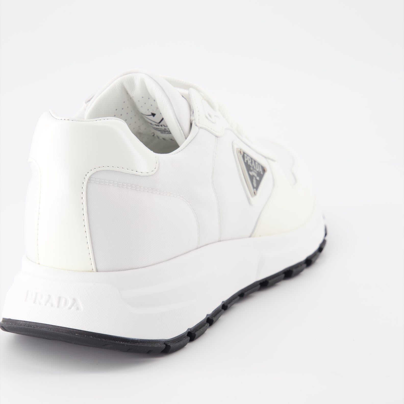 Baskets Baskets en nylon Prada Blanc Homme