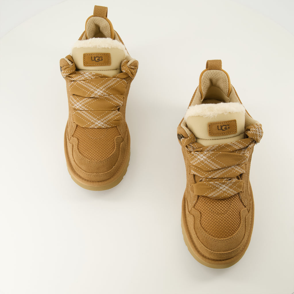 Image de l'article Baskets Lowmel de la marque Ugg pour Femme - Saison Automne-Hiver 2025 - Vue de dessus paire de chaussure