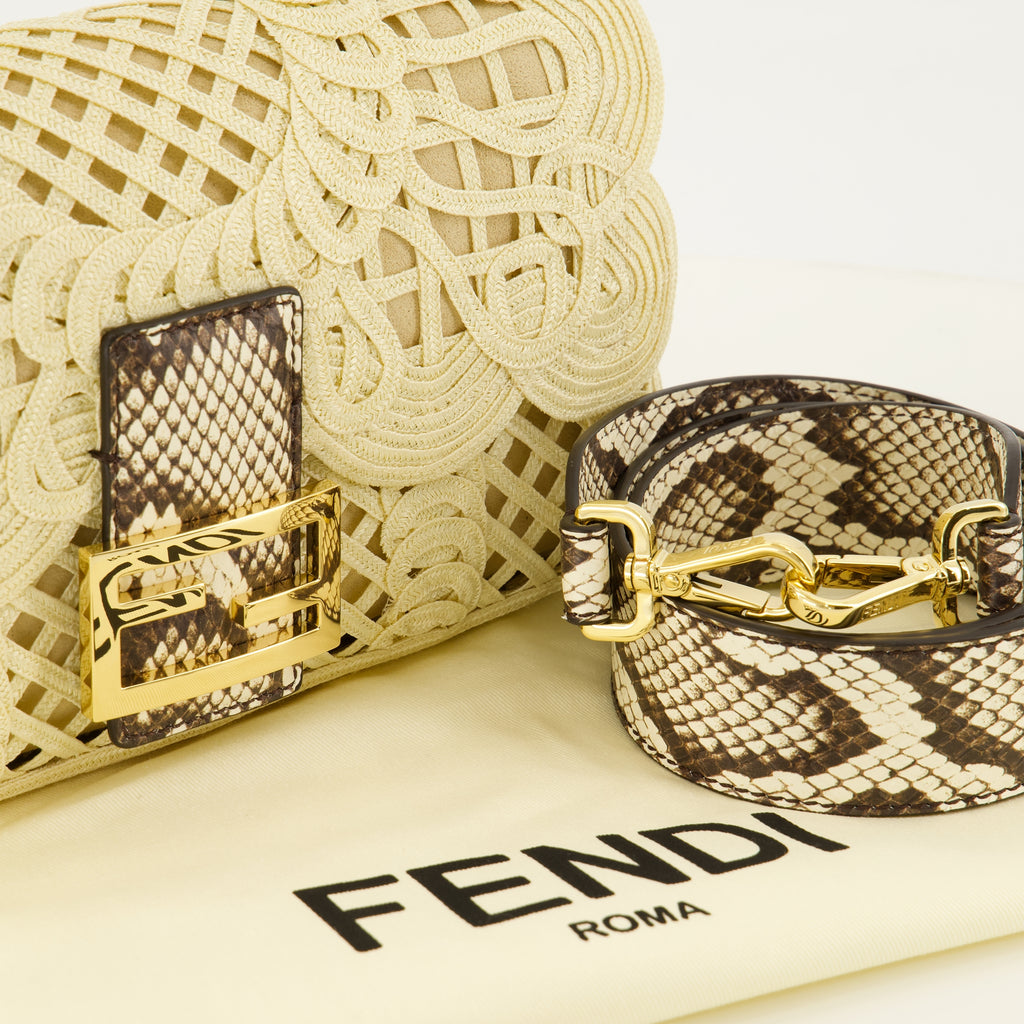 Sacs à main et épaule ドイリー ベージュ 刺繍 バゲット® バッグ Fendi Beige Femme