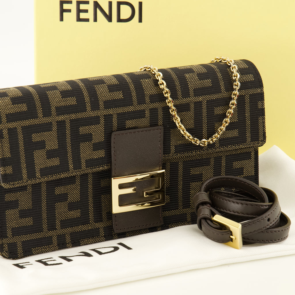Petite maroquinerie FF Brown Chain Wallet Fendi Marron Femme