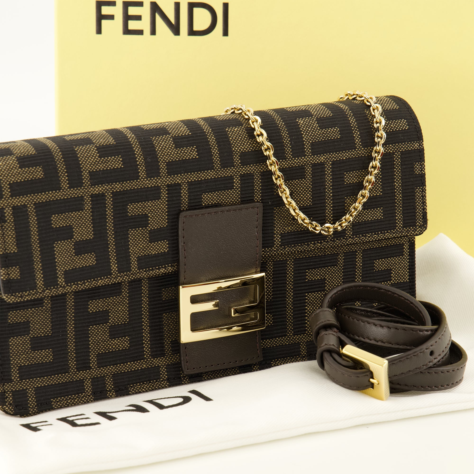 Petite maroquinerie FF Brown Chain Wallet Fendi Marron Femme