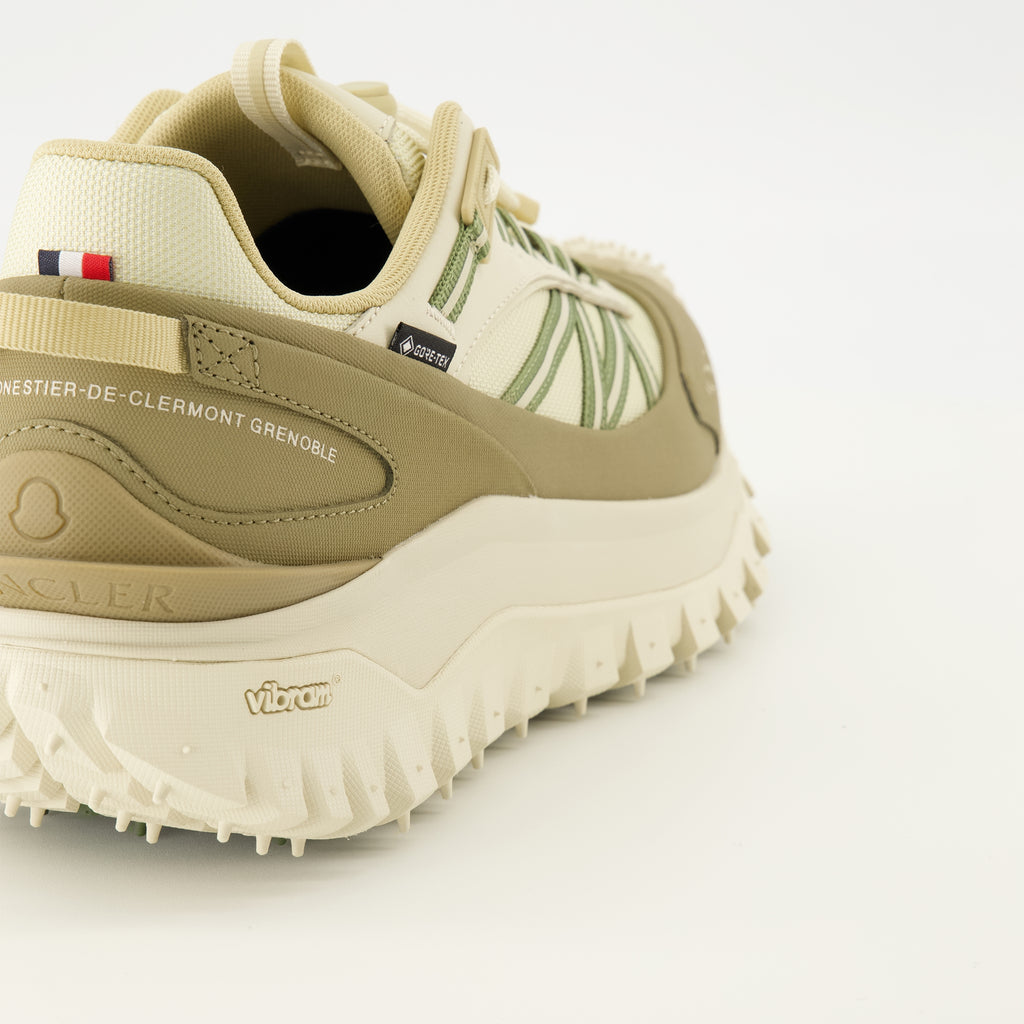 Image de l'article Baskets Trailgrip GTX beige de la marque Moncler pour Homme - Saison Printemps-Été 2026 - Vue arrière