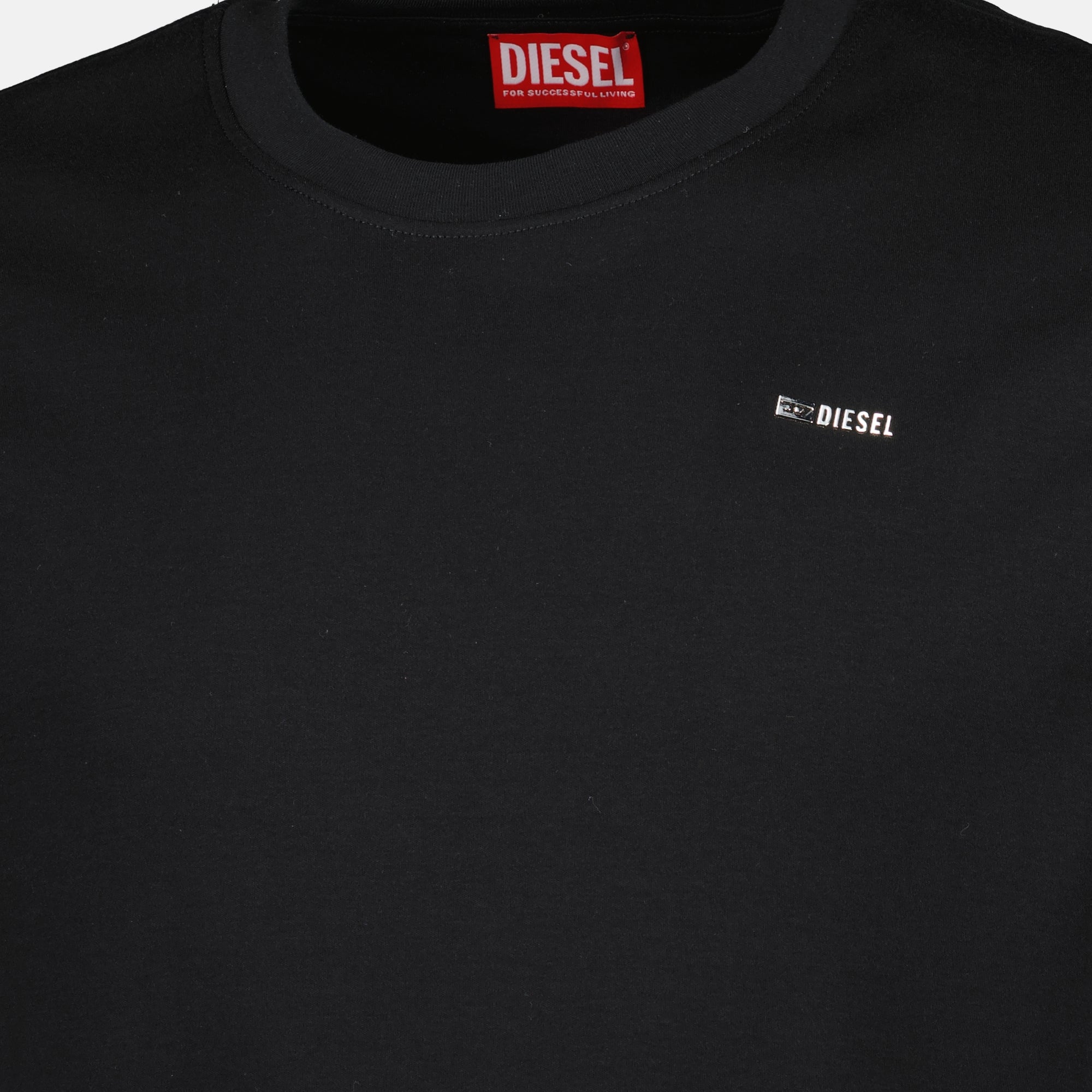 Immagine dell'articolo T-shirt nera con logo del marchio Diesel per Uomo - Stagione Autunno-Inverno 2025 - Vista dettagliata_1