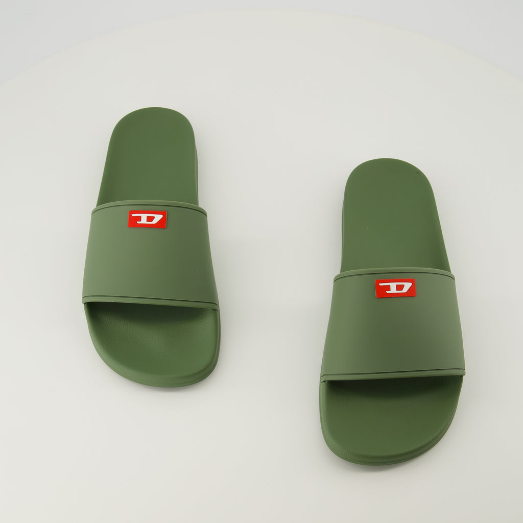 Bild des Diesel SA-Swim khaki Slides für Herren - Frühjahr-Sommer 2026 - Draufsicht auf das Paar Schuhe