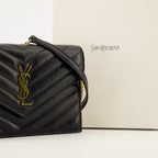 Bild der Kettenumschlagbrieftaschen der Marke Saint Laurent für Frauen - Herbst-Winter 2025 - Detaillierte Ansicht_2