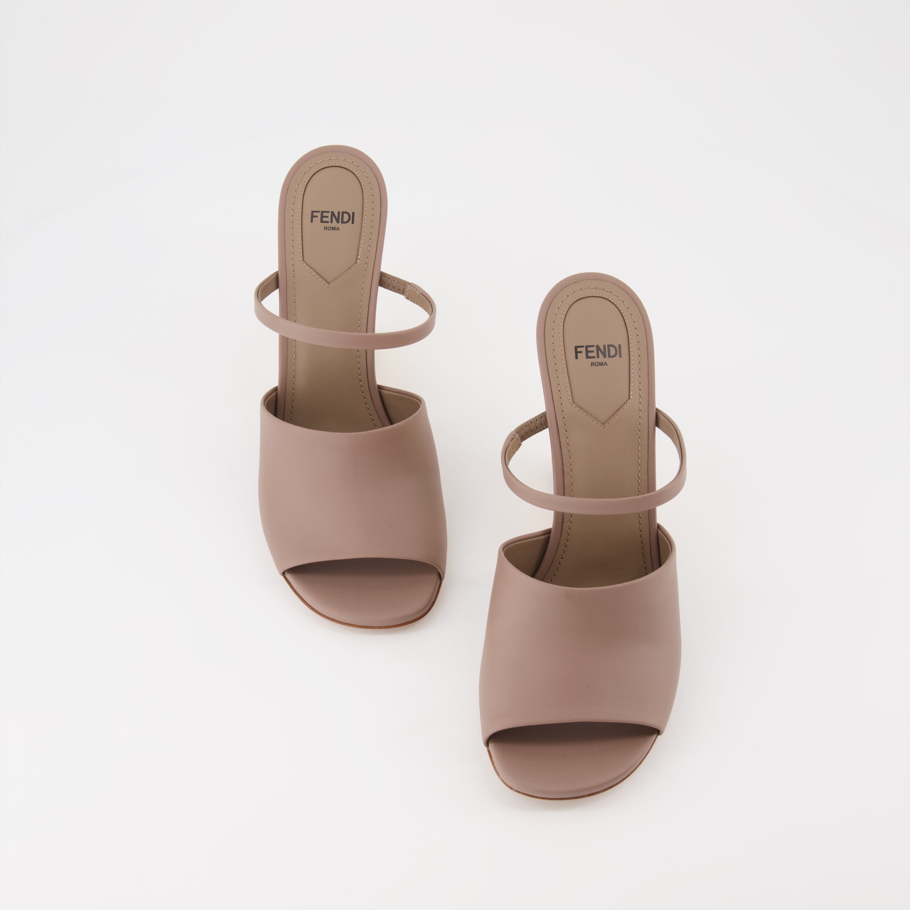 Chaussures ouvertes Fendi First Beige Sandals Fendi Beige Femme