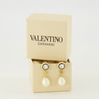 Immagine degli orecchini Vlogo con perle e cristalli dorati del marchio Valentino Garavani per donna - Collezione Primavera-Estate 2026 - Vista Dettagliata_3