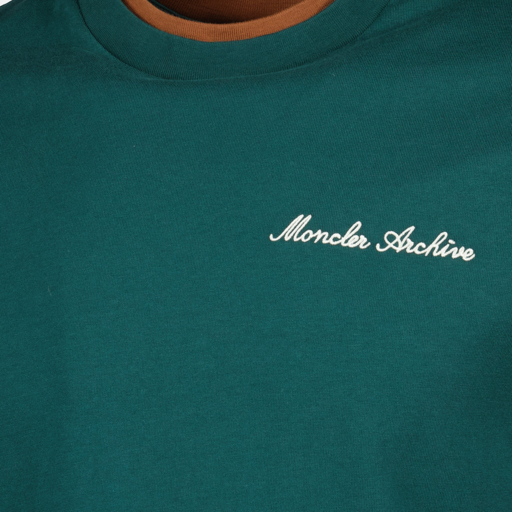 Image de l'article T-shirt logo brodé vert de la marque Moncler pour Homme - Saison Printemps-Été 2026 - Vue détaillée_1