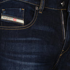 Diesel 브랜드의 남성용 Jean D-Strukt 2019 L.30 제품 이미지 - 2025년 가을-겨울 컬렉션 - 상세 보기_3