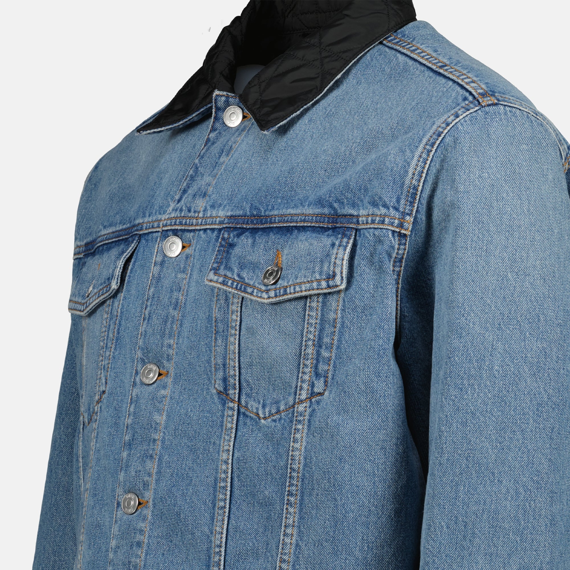 Bild der reversiblen Cannage-Jeansjacke für Herren von Dior - Saison Frühjahr-Sommer 2026 - Detailansicht_3