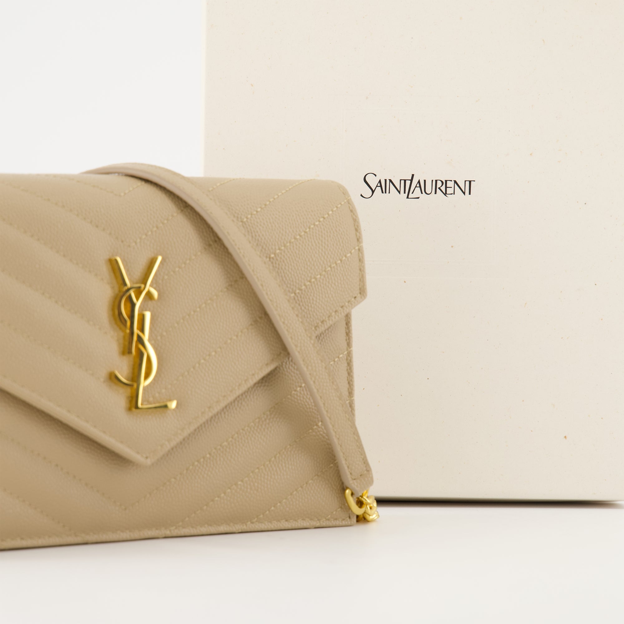 ショルダーバッグ チェーンエンベロープウォレット Saint Laurent ベージュ 女性