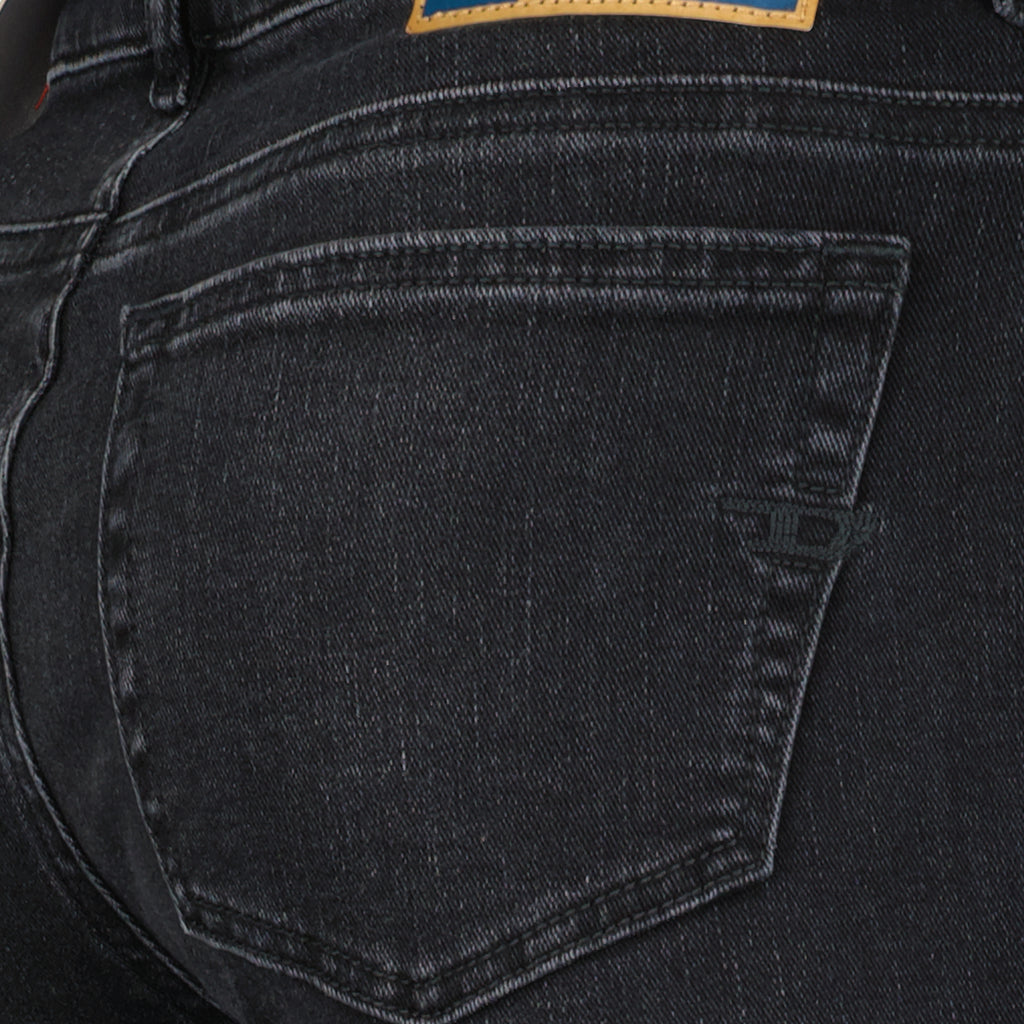 디젤 여성 Jean D-Ebbey L.32 이미지 - 2025년 가을-겨울 컬렉션 - 자세한 보기 6