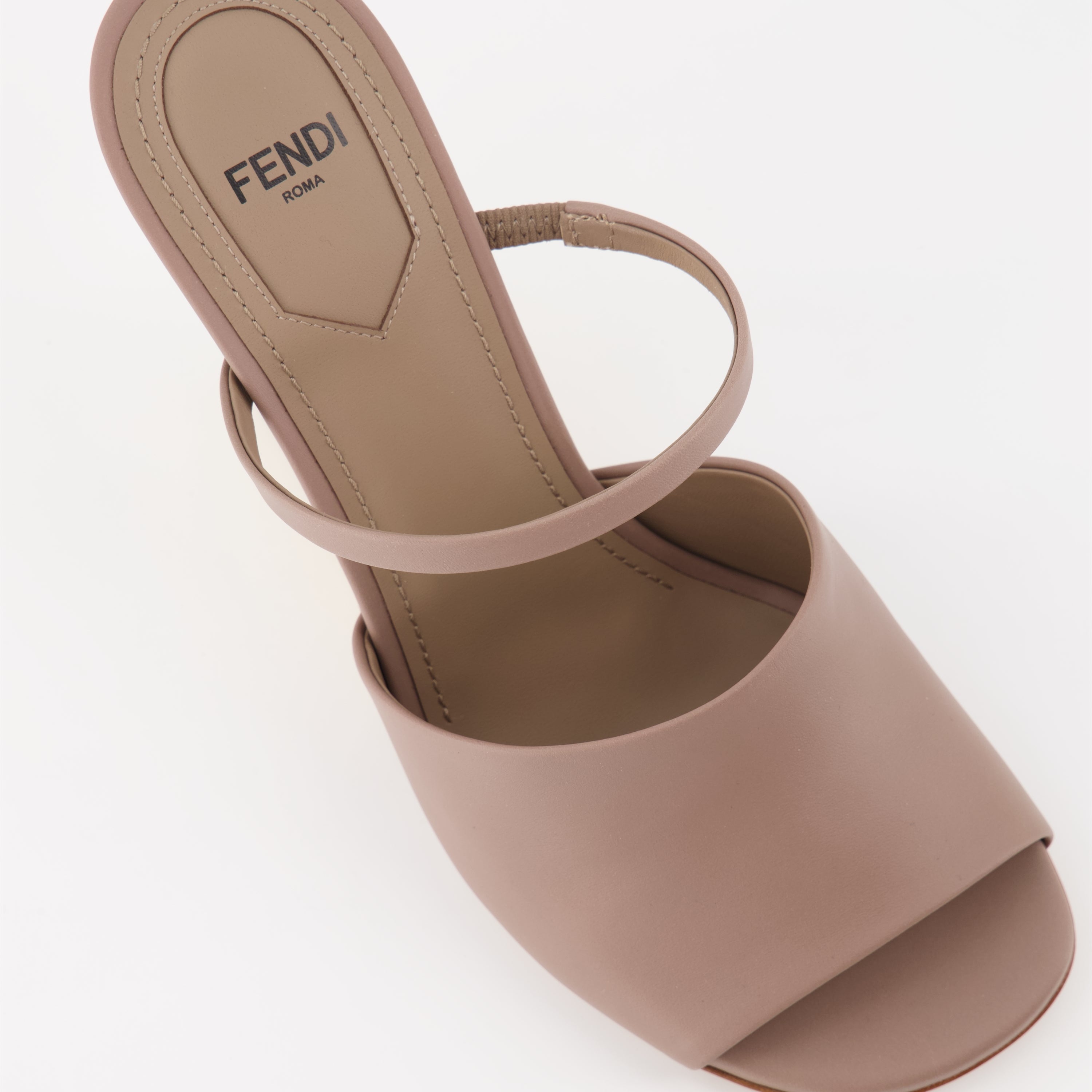 Chaussures ouvertes Fendi First Beige Sandals Fendi Beige Femme