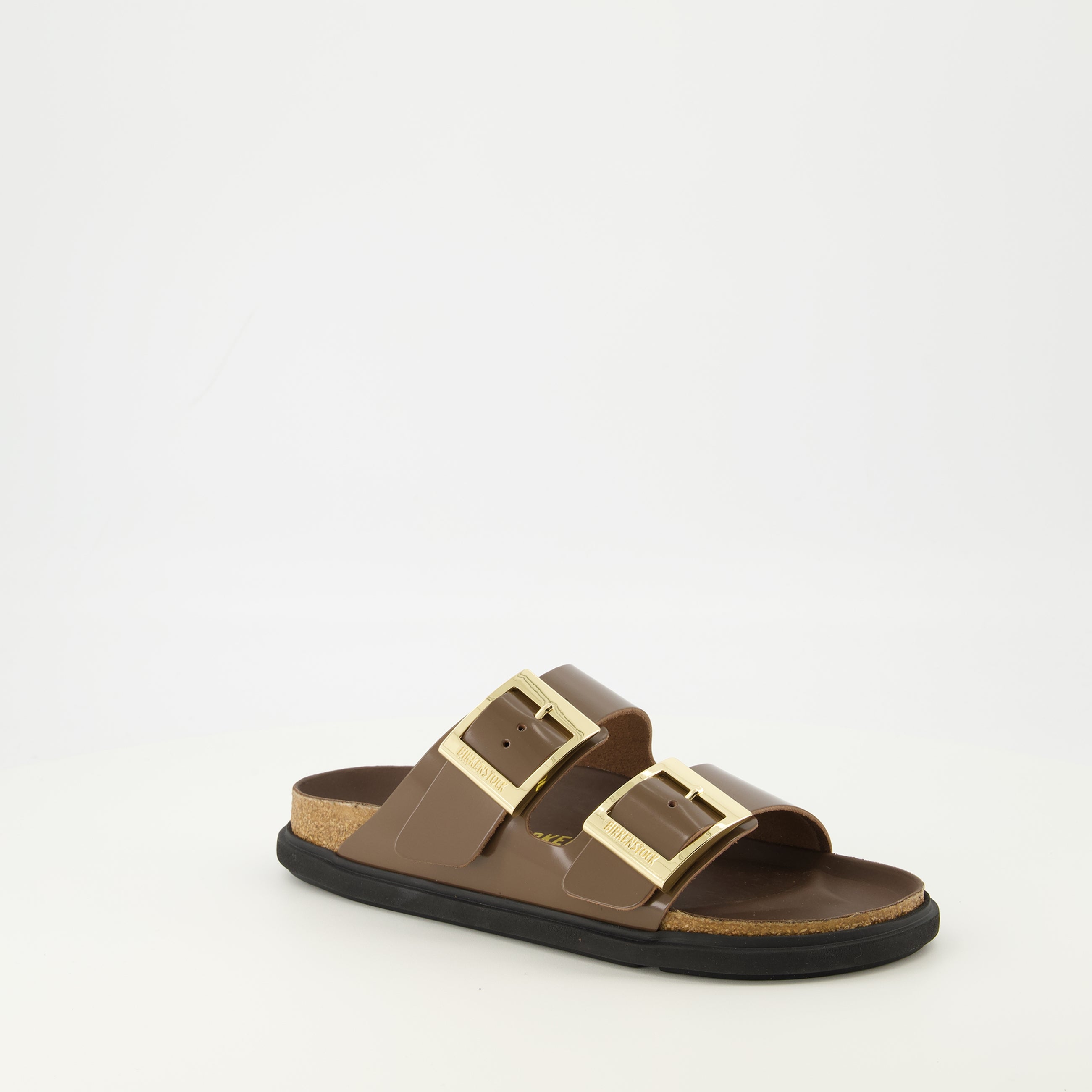 Image de l'article Sandales Arizona Droplet Buckle marron de la marque Birkenstock pour Femme - Saison Printemps-Été 2026 - Vue trois quarts avant droite