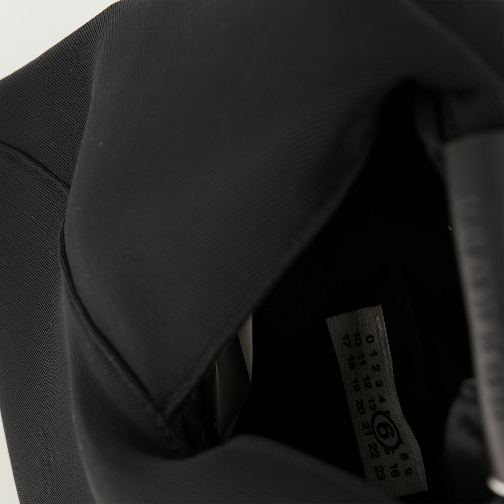 Image de l'article Sac Japanese petit noir de la marque Mm6 pour Femme - Saison Printemps-Été 2026 - Vue détaillée_3