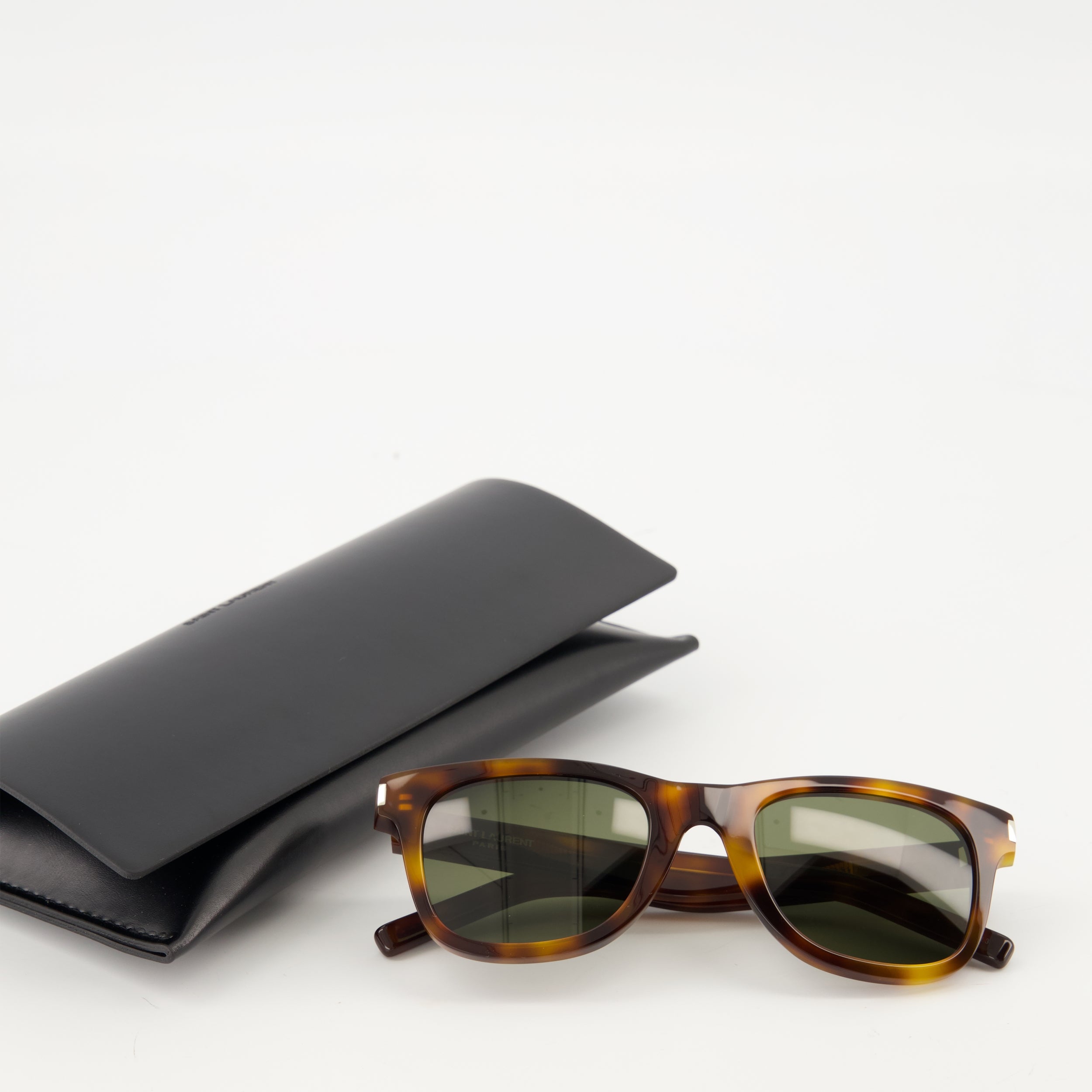 Immagine degli occhiali da sole Classic SL 51 di Saint Laurent per Uomo - Autunno-Inverno 2025 - Vista Dettagliata_3